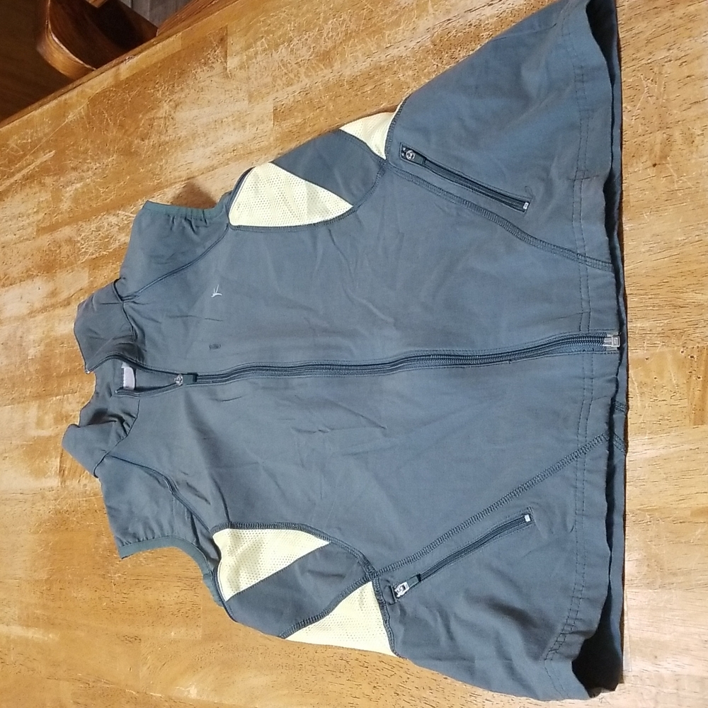 Danskin Now vest